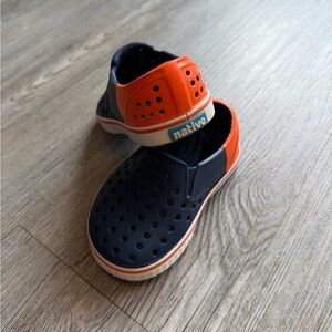 Native Kids Shoes in Navy and Orange size 5c